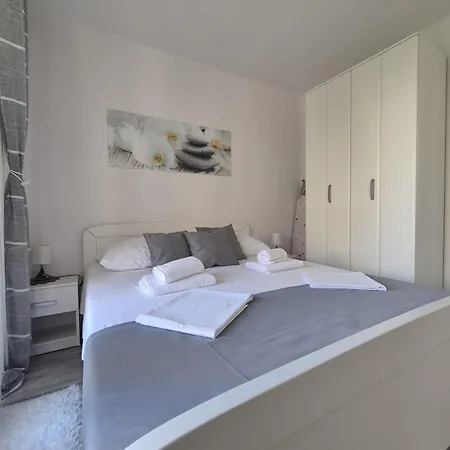 Nikol Apartmán *