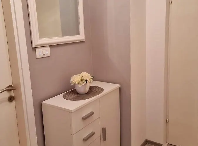 Nikol * Макарска