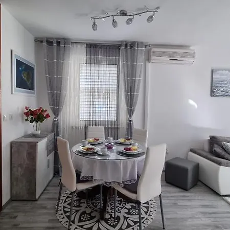 Apartment Nikol *