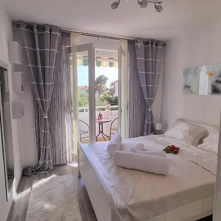 Apartment Nikol Makarska