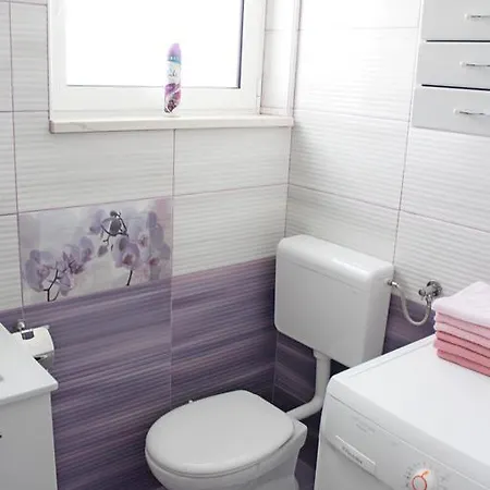 Nikol マカルスカ